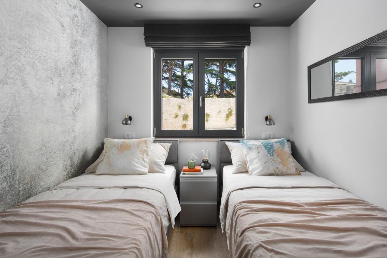 City Walls Apartment Novigrad  ภายนอก รูปภาพ